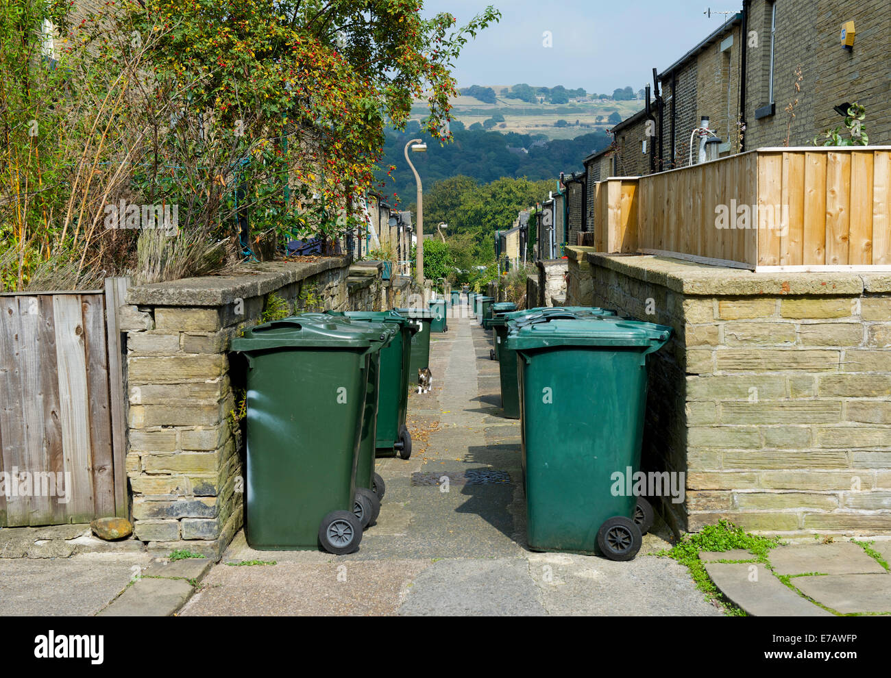 Rubbish Bins High Resolution Stock Photography and Images Alamy