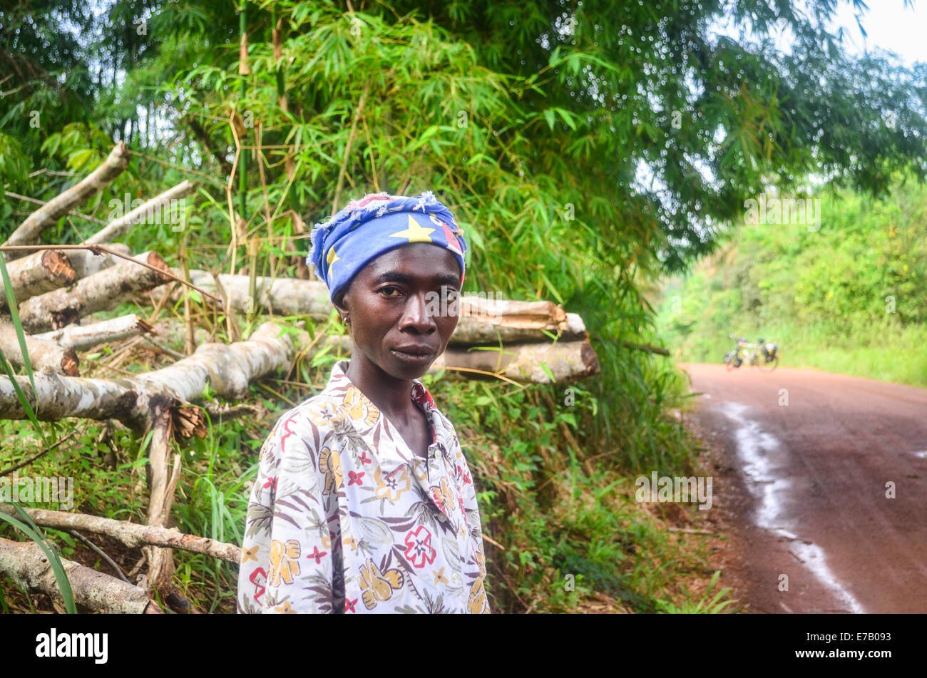 Woman in the rain forest in the east of Sierra Leone on the road to the Liberian border Stock Photo