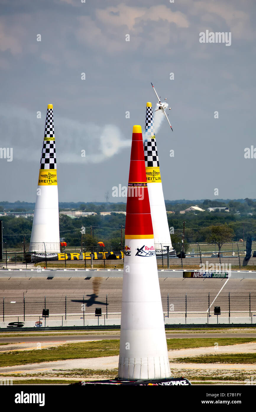 Martin Sonka attacking course in Redbull Air Race at Texas Motor Speedway Stock Photo