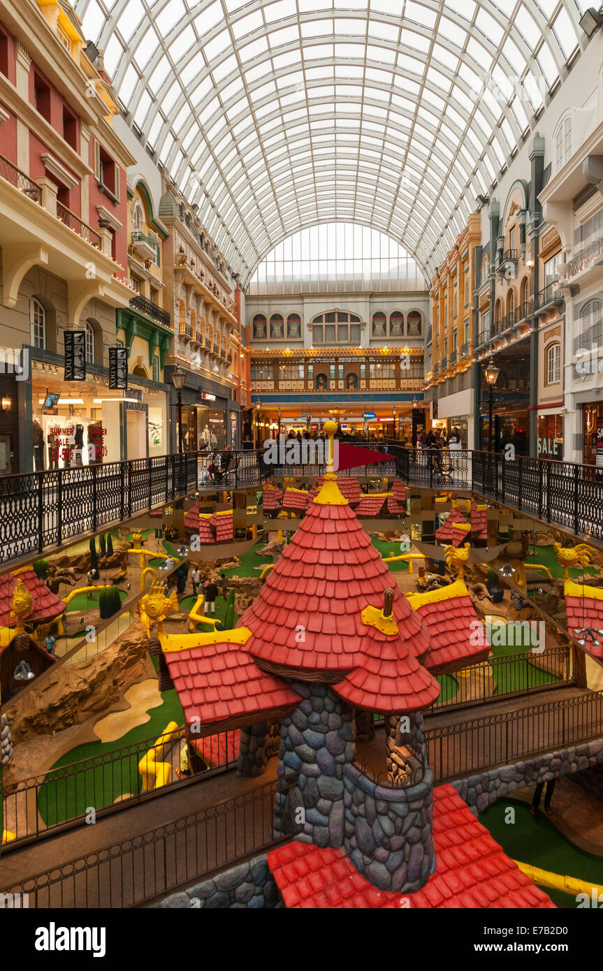 Canadian Mall High Resolution Stock Photography And Images Alamy Canadian Mall High Resolution Stock Photography And Images Alamy