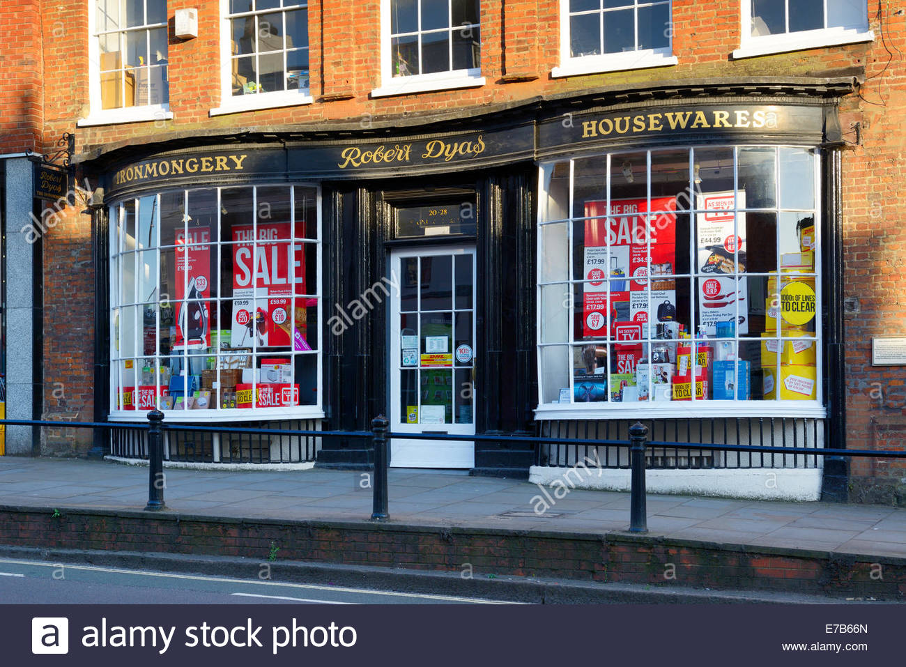 Robert Dyas Store Uk High Resolution Stock Photography and Images Alamy