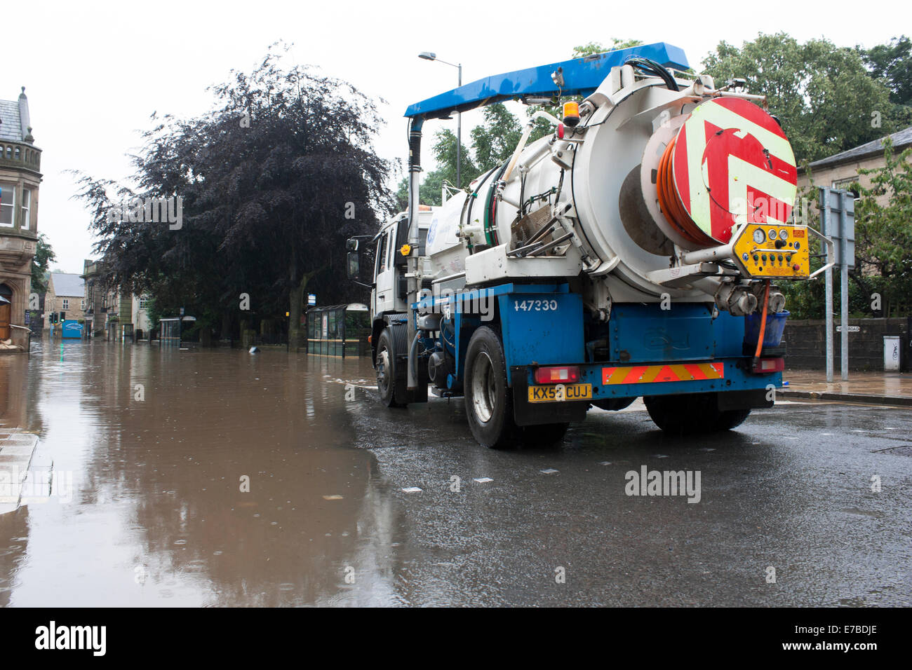 Lorry waiting to pump flood waters In Hebden Bridge, West Yorkshire Stock Photo
