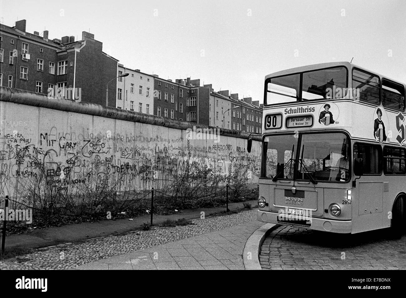 the Berlin Wall in 1986 Stock Photo Alamy