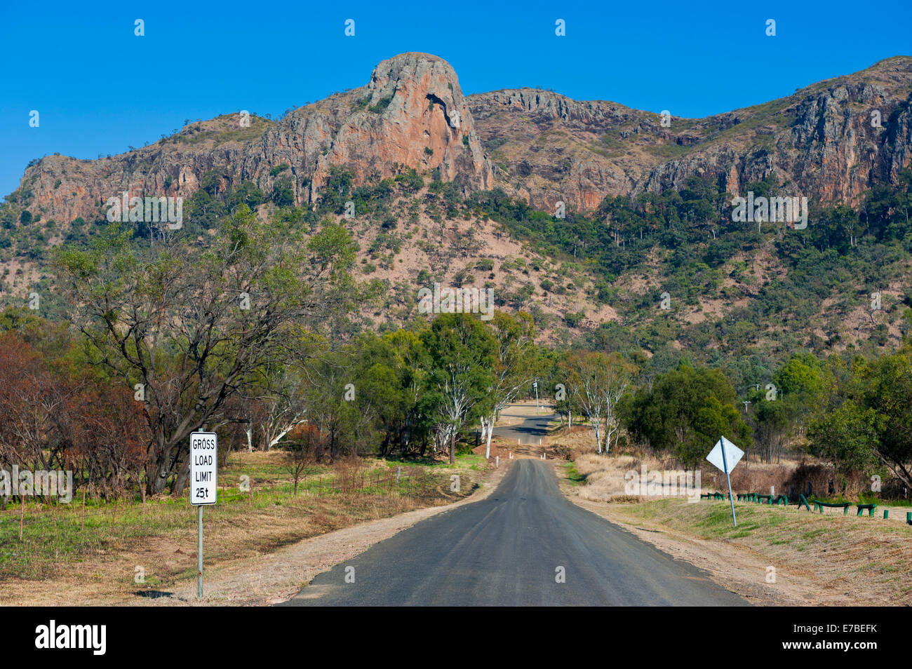 Road leading to the Carnarvon National Park, Queensland, Australia Stock Photo Alamy