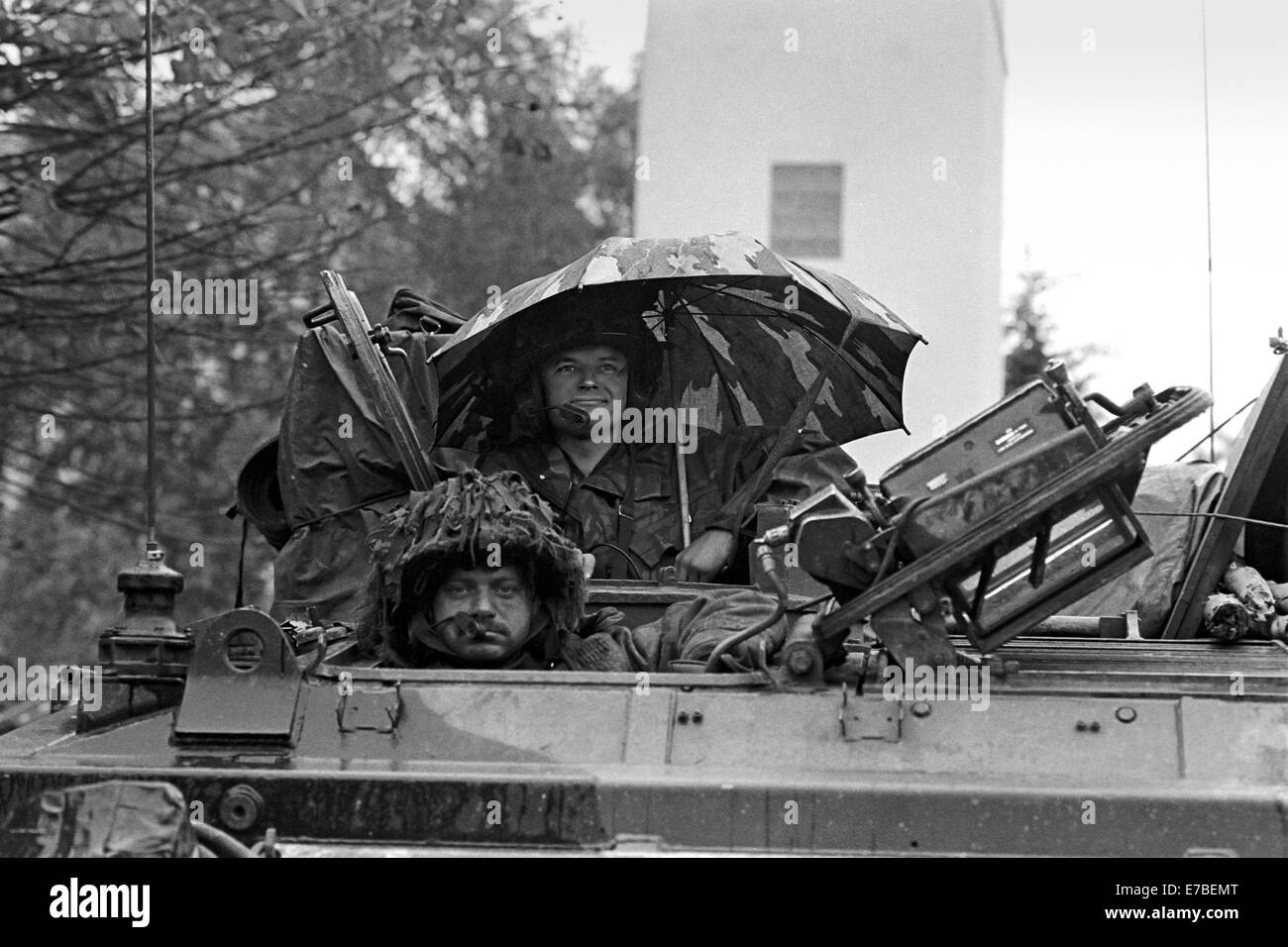 NATO exercises in Germany, British Army soldiers on an armored vehicle (September 1986). Stock Photo