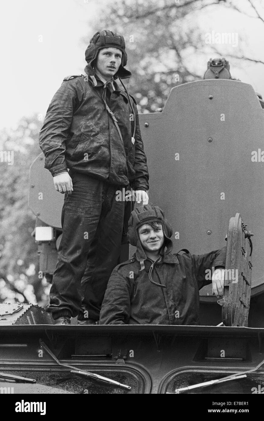 Polish army,12th mechanized infantry division of Szczecin, crew of an armored vehicle (May 1991) Stock Photo