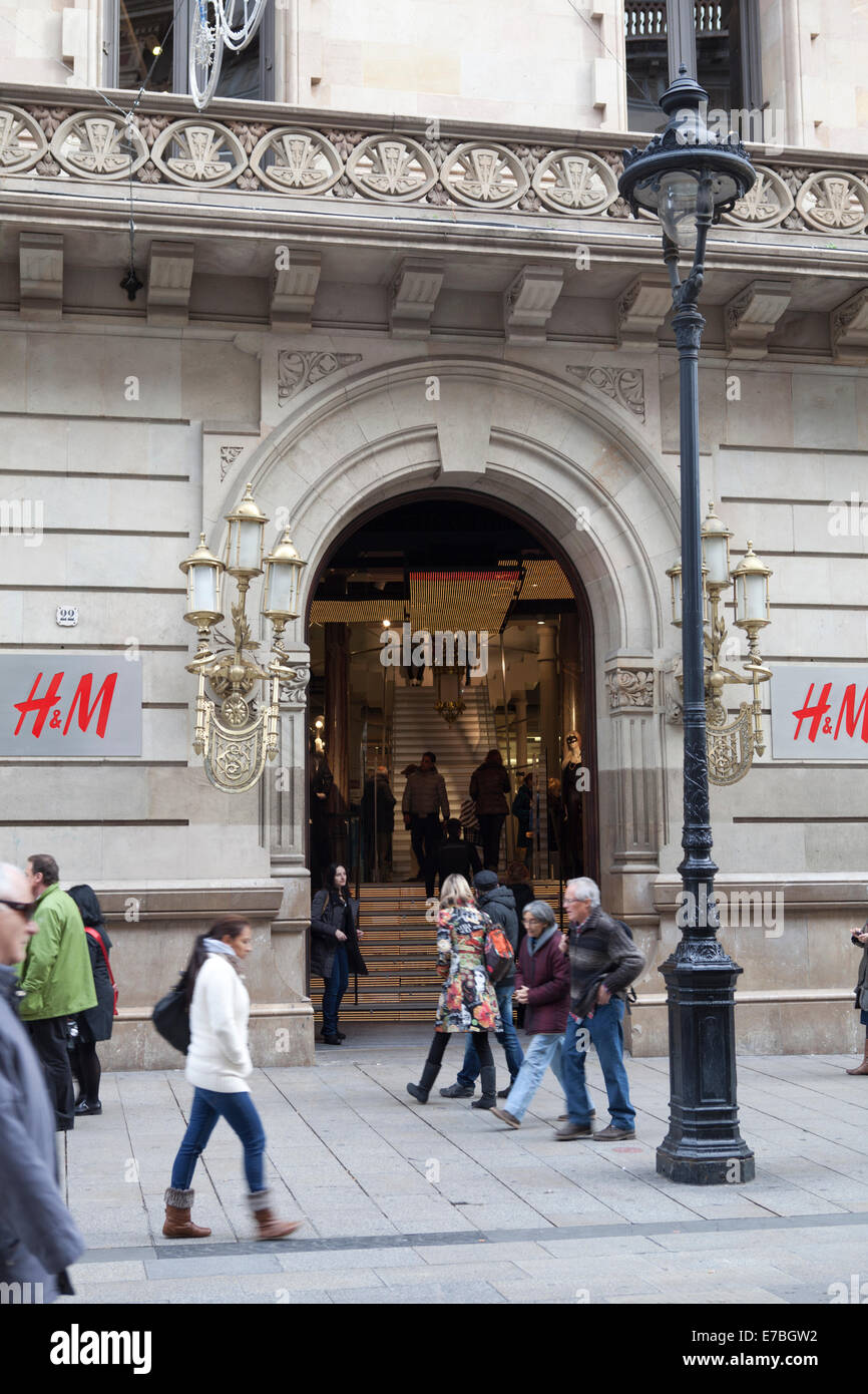 Barcelona H&M store in Passeig de l'Angel, Spain Stock Photo - Alamy