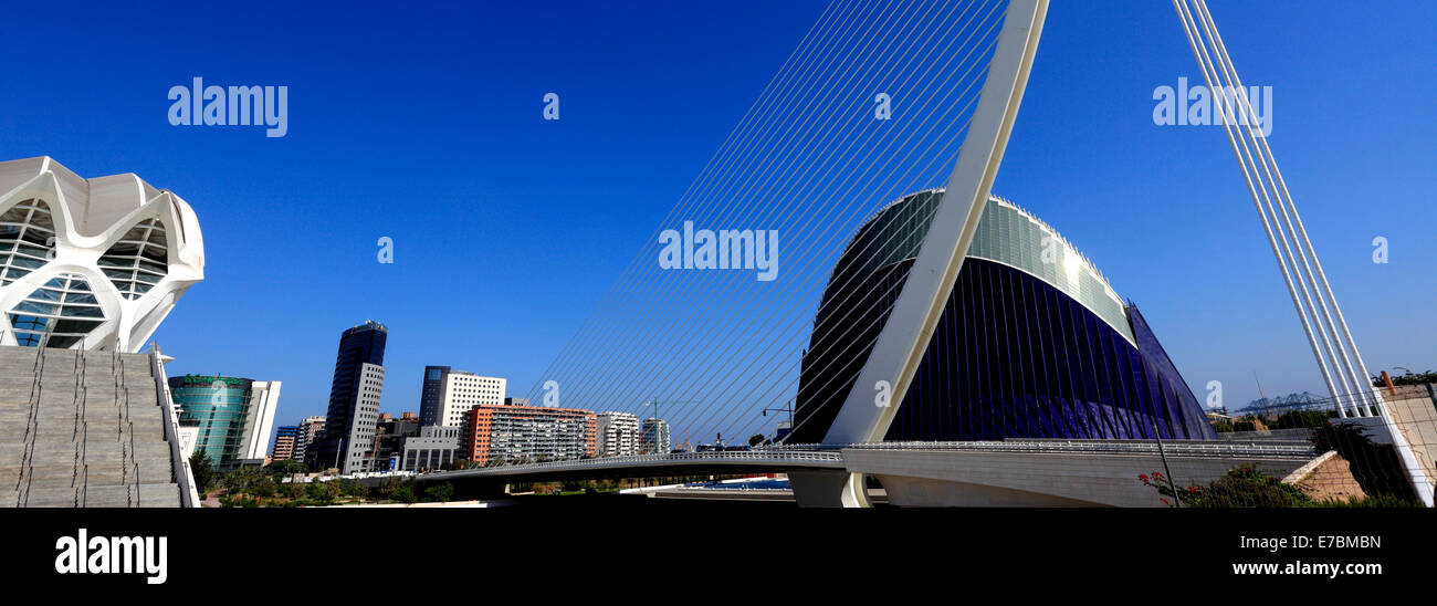 Puente de l'Assut de l'Or bridge and the Agora Hall, City of Arts and Sciences, Valencia, Comunidad Valencia, Spain, Europe Stock Photo