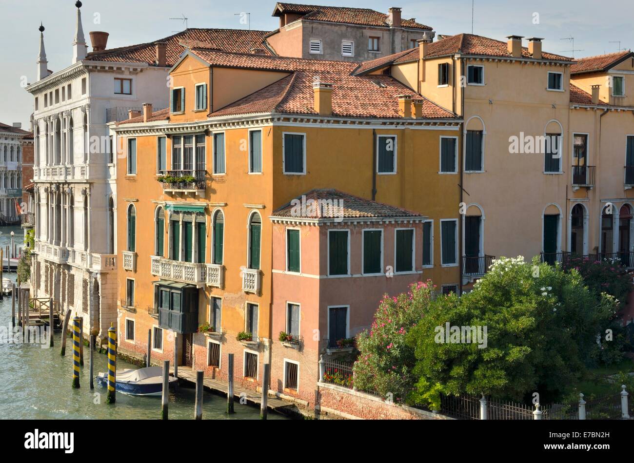 Venice houses grand canal hi-res stock photography and images - Alamy