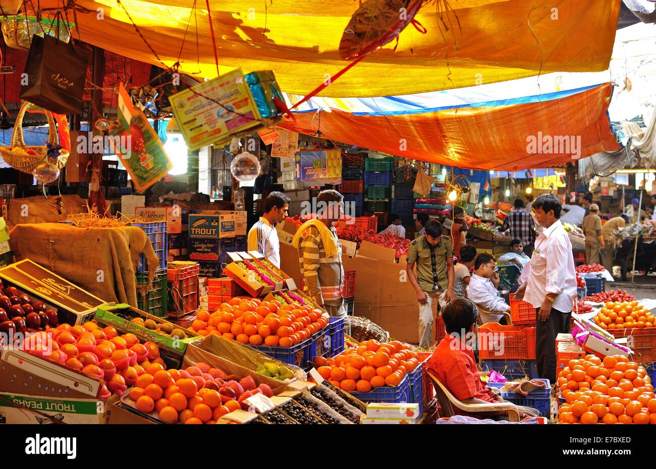 Mumbai market hires stock photography and images Alamy