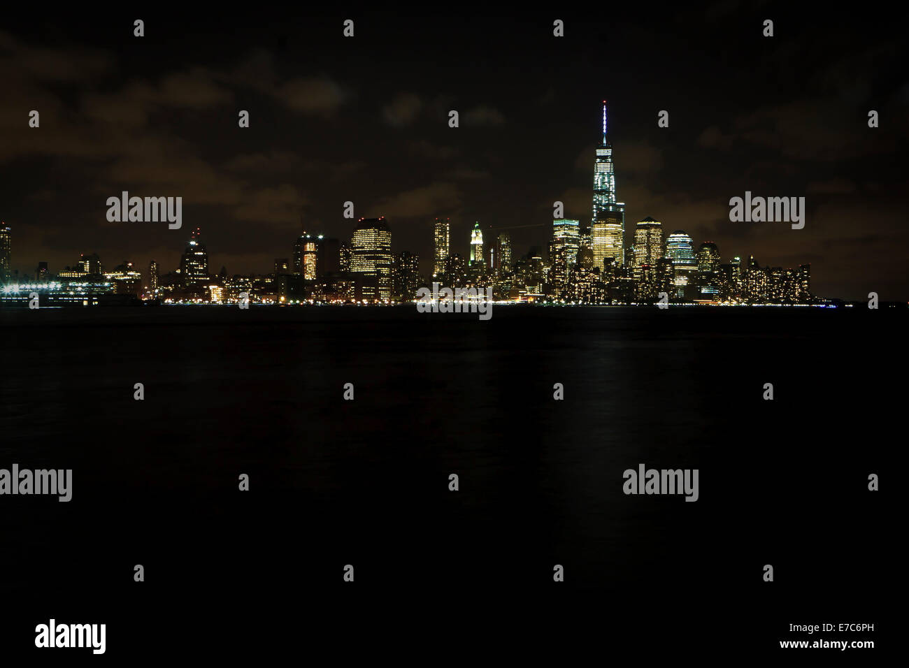 Manhattan urban skyline cloudy evening hi-res stock photography and ...