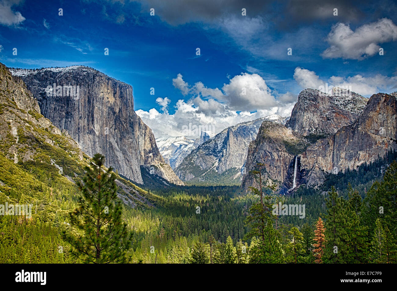 The view of the Yosemite Valley from the tunnel entrance to the Valley. Yosemite National Park, California Stock Photo