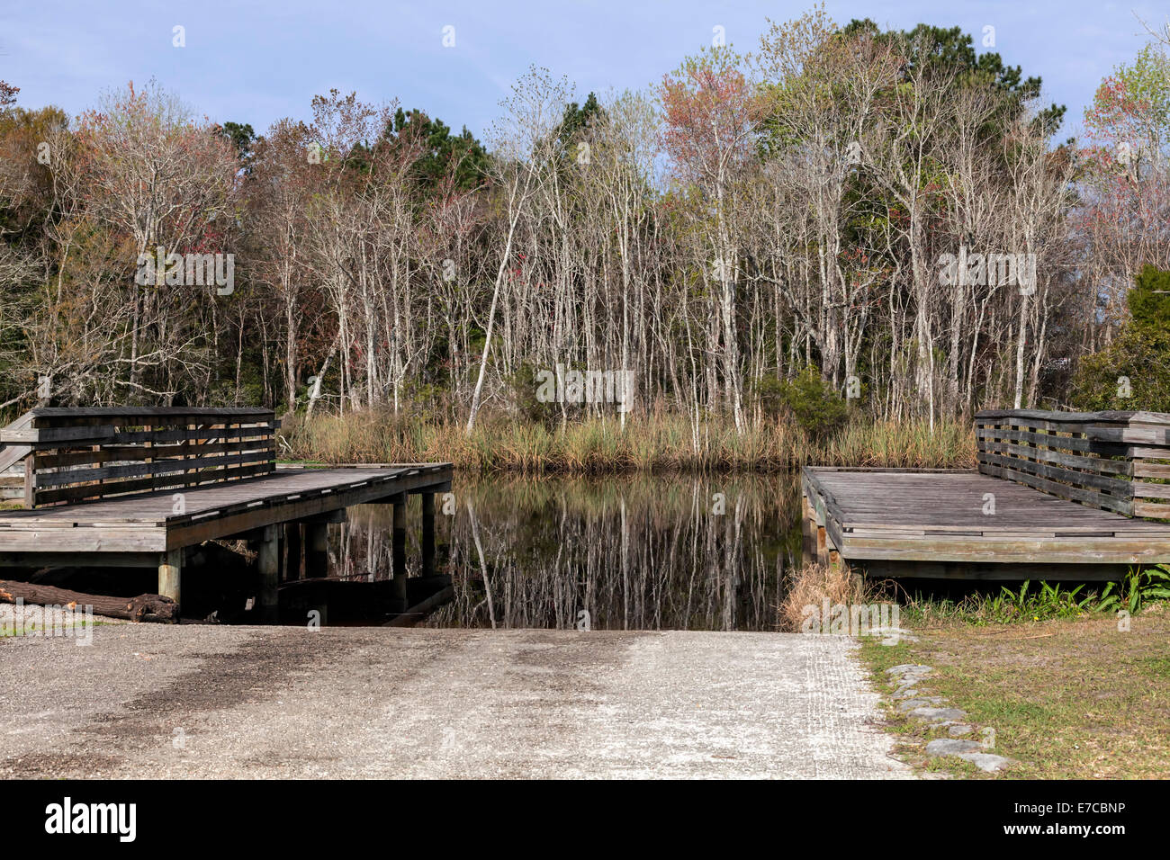 Boat ramp docks boardwalk hires stock photography and images Alamy