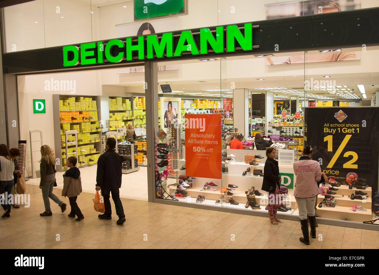 Deichmann shoes uk photography and images - Alamy