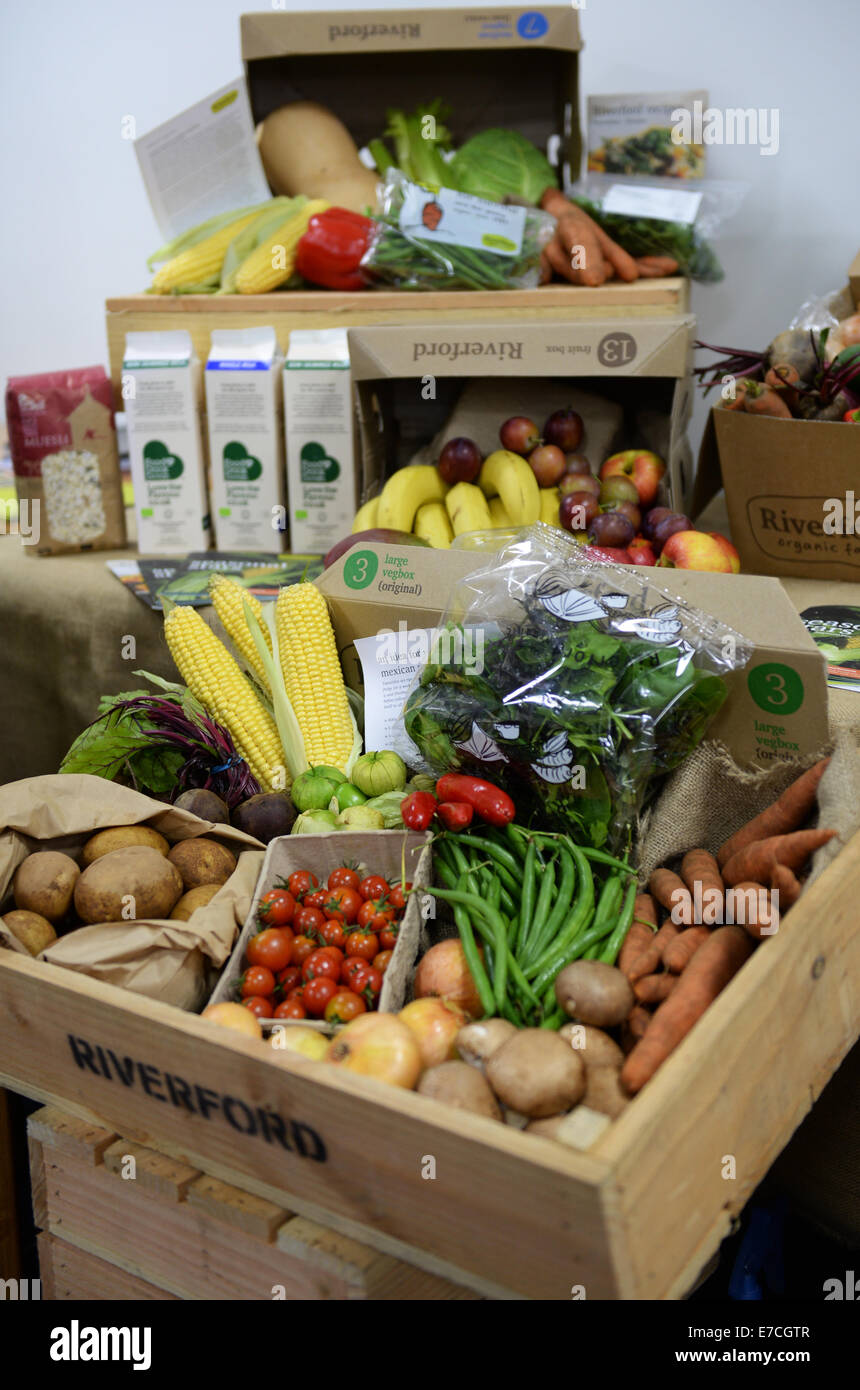 Fruit and veg box delivery hires stock photography and images Alamy
