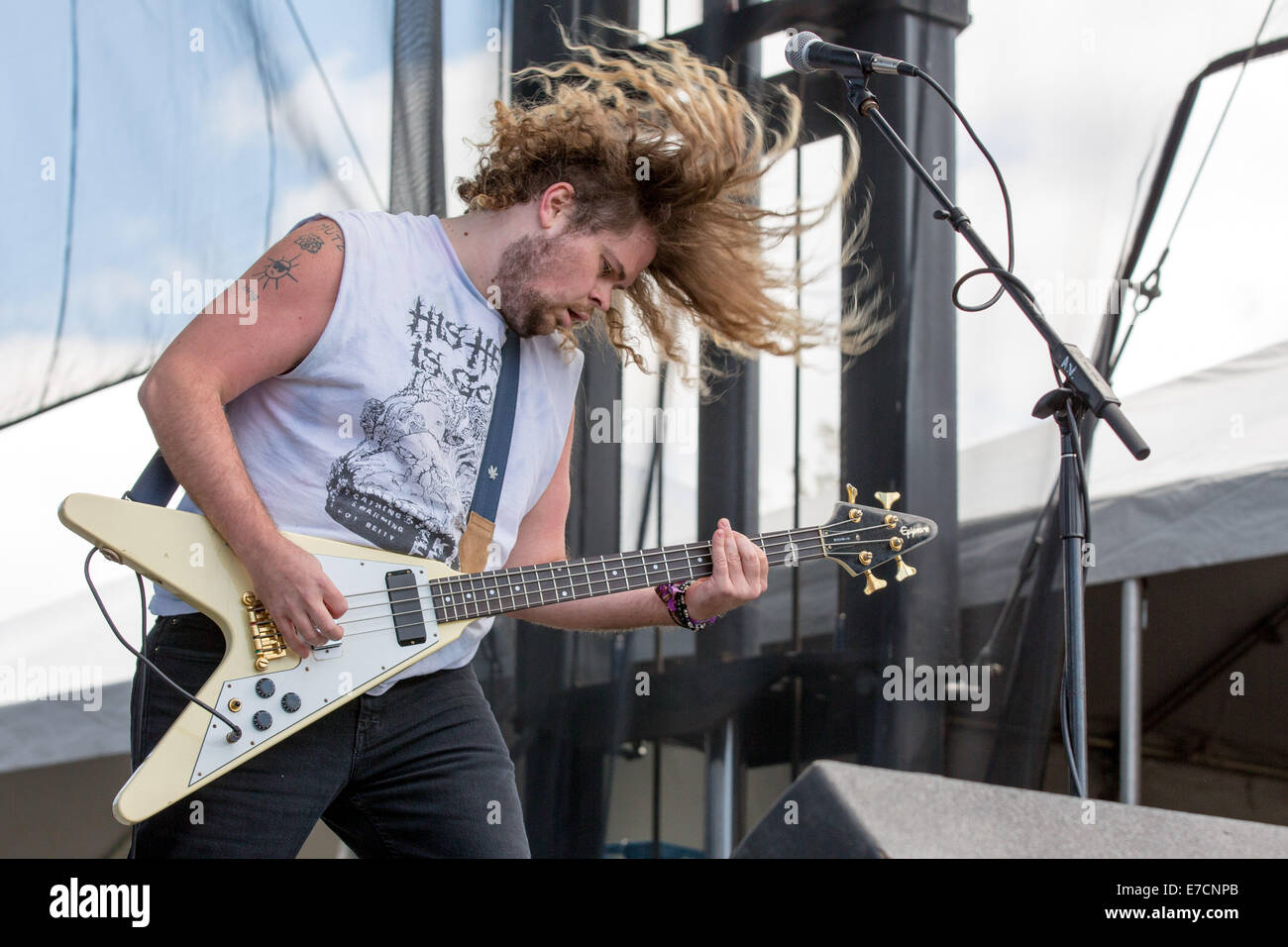 Mike Pope Chicago, Illinois, USA. 13th Sep, 2014. Bassist STEPHEN POPE of the ...