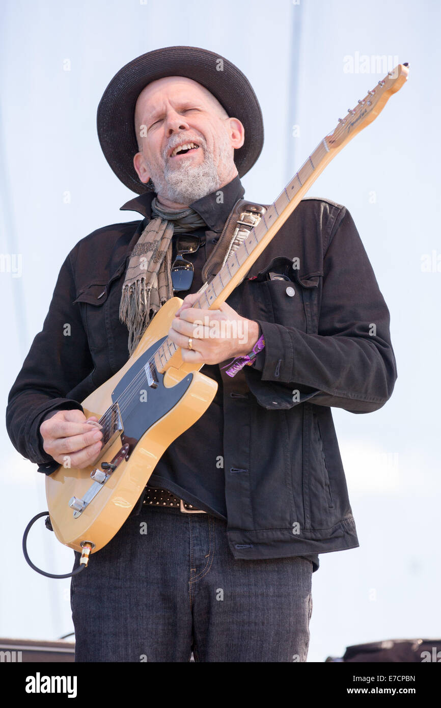 Band tv hi-res stock photography and images - Alamy