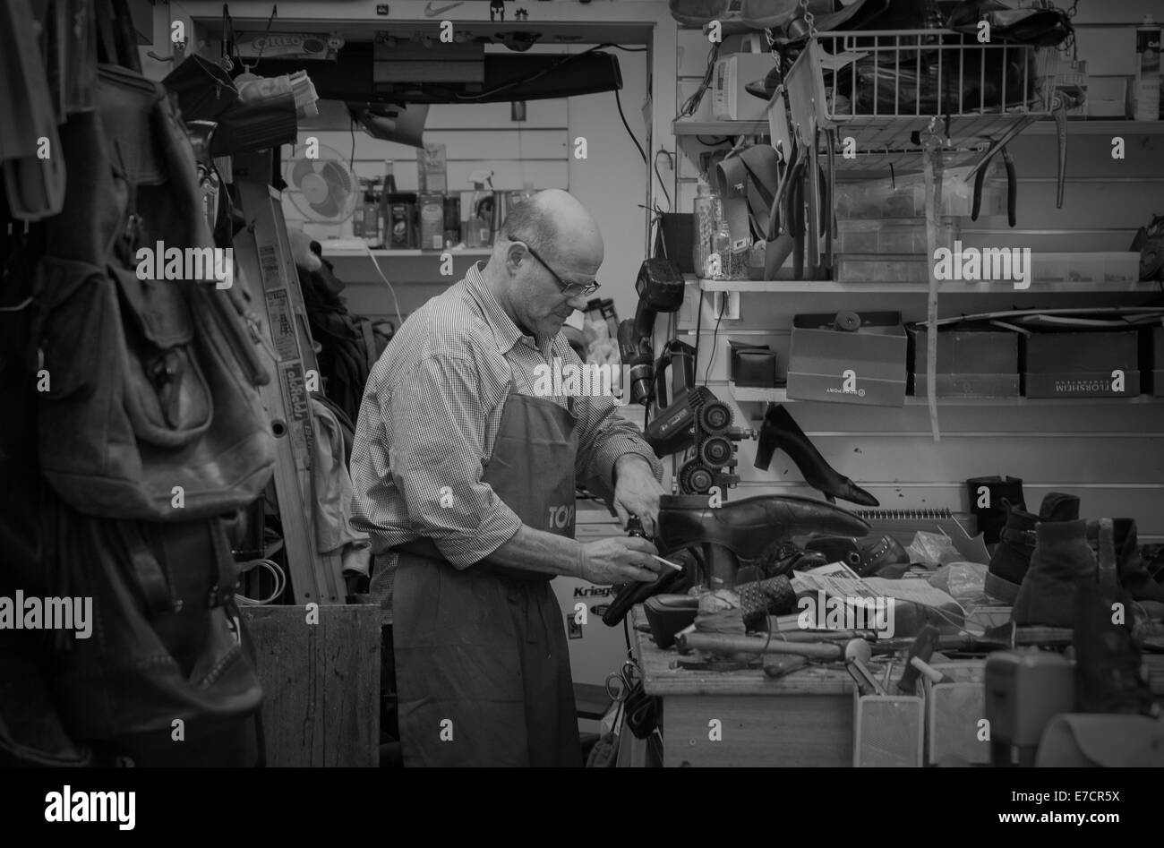 Repair man hires stock photography and images Alamy