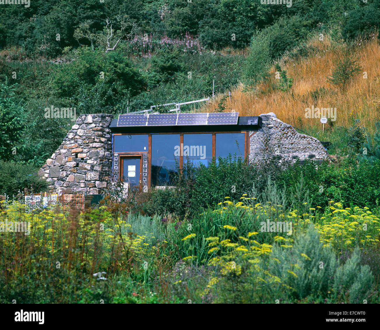 The Fife Earthship nearing completion in 2003, at the Craigencalt Ecology Centre, Kinghorn, Fife, Scotland. Stock Photo