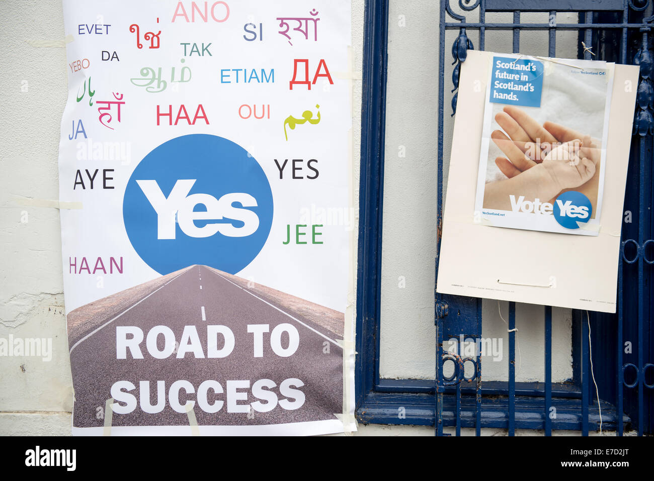 Glasgow, Scotland. 14th September, 2014. Pro-Scottish independence 'Yes Scotland' campaign posters, banners and Saltire flags adorn buildings in the Pollokshields area of the city, on September 14, 2014 in Glasgow, Scotland. Scotland will vote on whether or not to Leave the United Kingdom in a referendum to be held on September 18th this year. Credit:  Sam Kovak/Alamy Live News Stock Photo