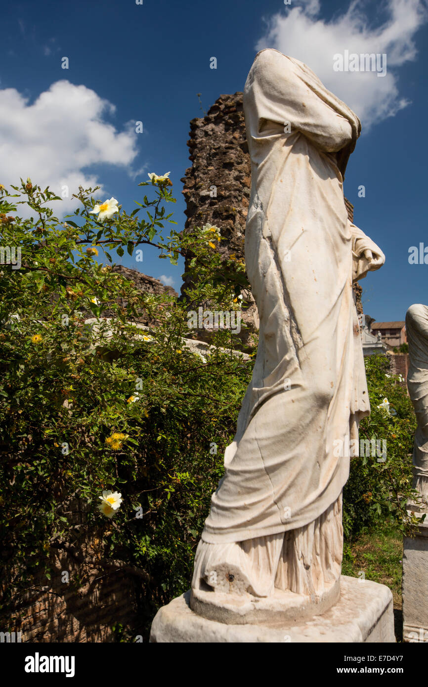 Headless roman statue hires stock photography and images Alamy