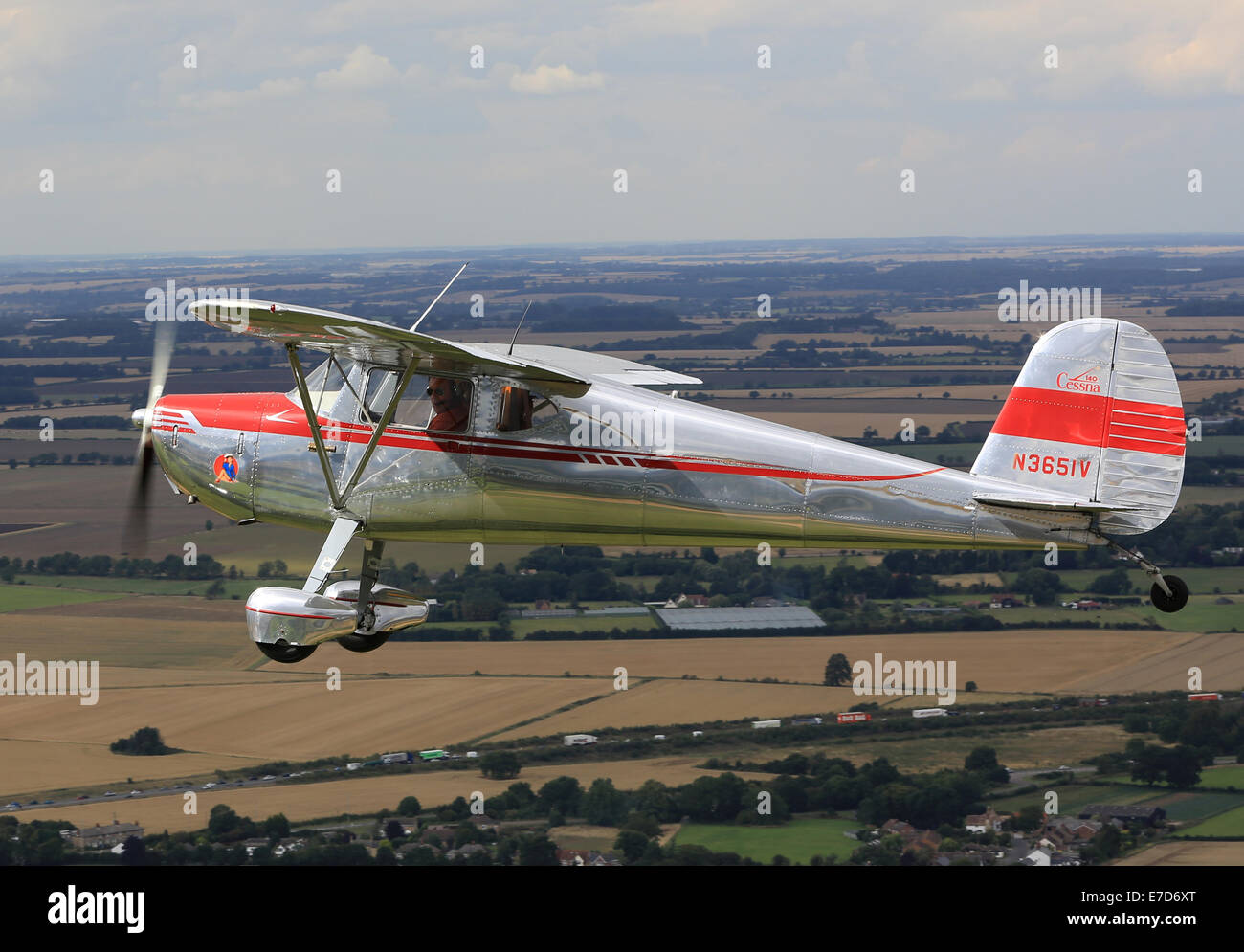 Air to Air photograph of beautiful vintage Cessna 140 - 'Sittin Pretty' Stock Photo
