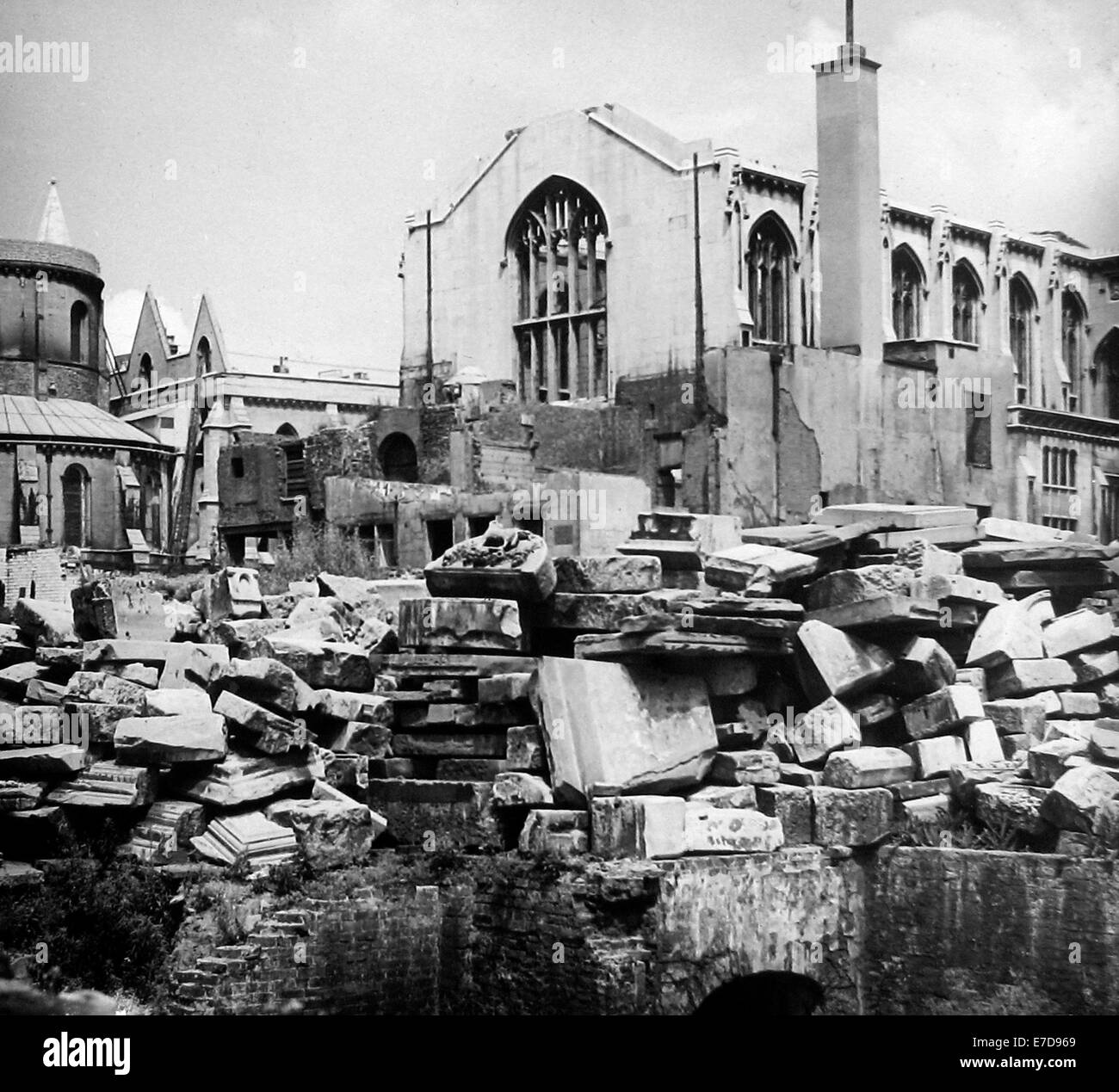 WW2 Bomb Damage - Temple Church London in June 1945 Stock Photo