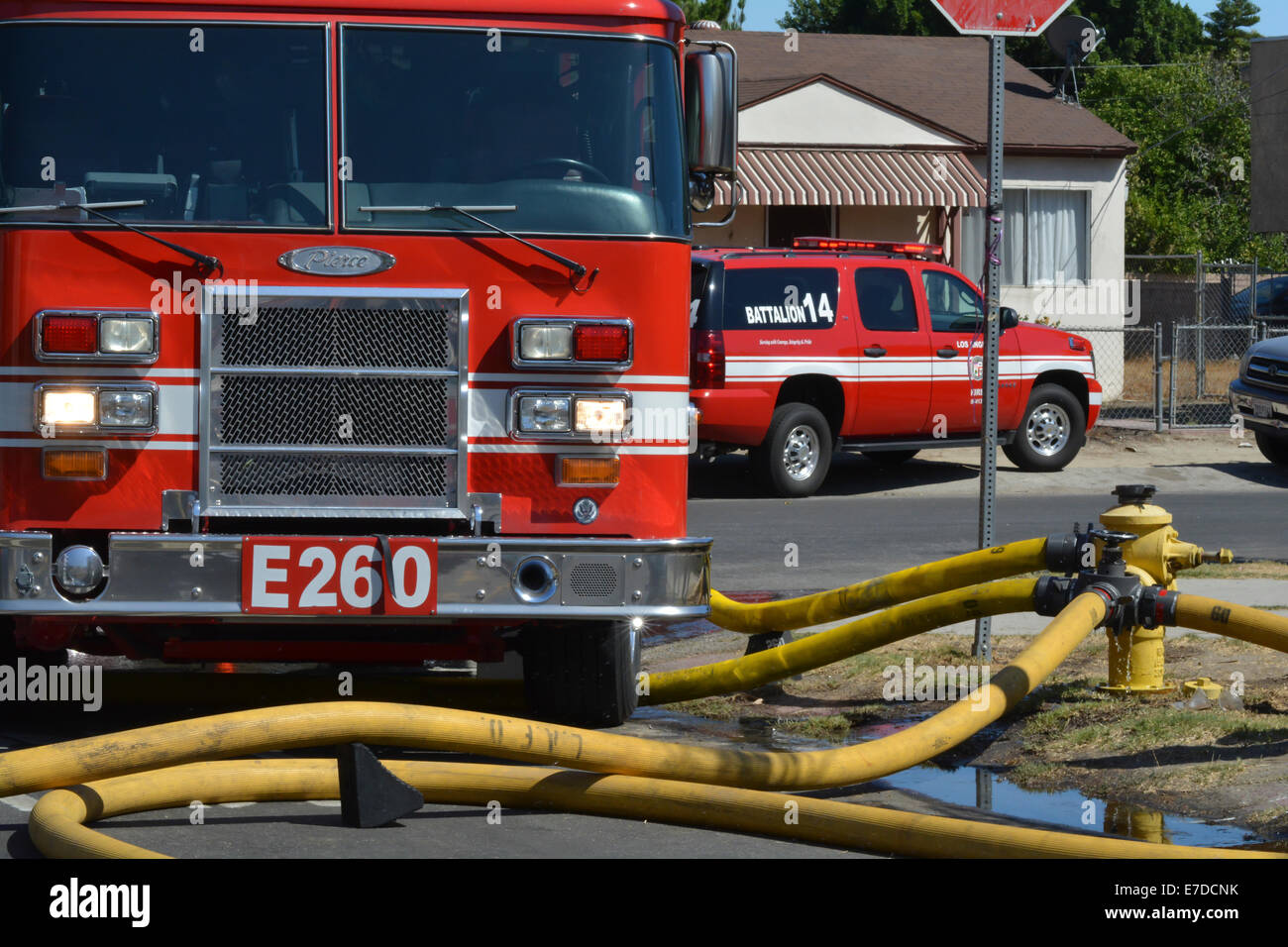 Los Angeles Fire Department at a building fire Stock Photo Alamy