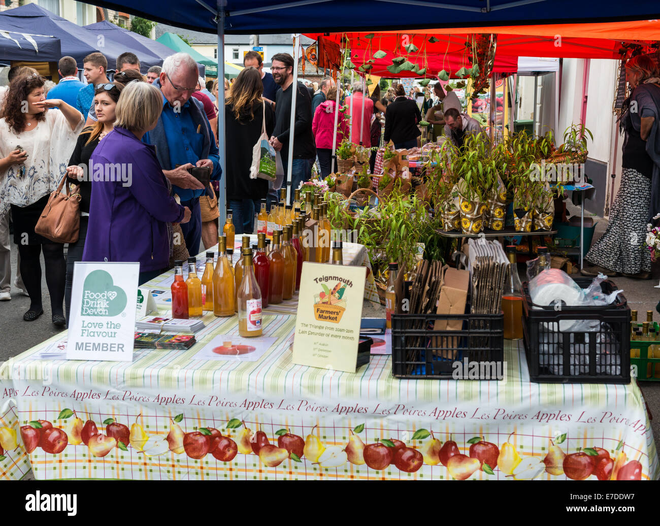 Ashburton Food & Drink Festival market stalls UK.  The Mill Top Orchard stall selling apple juices from Devon. Stock Photo