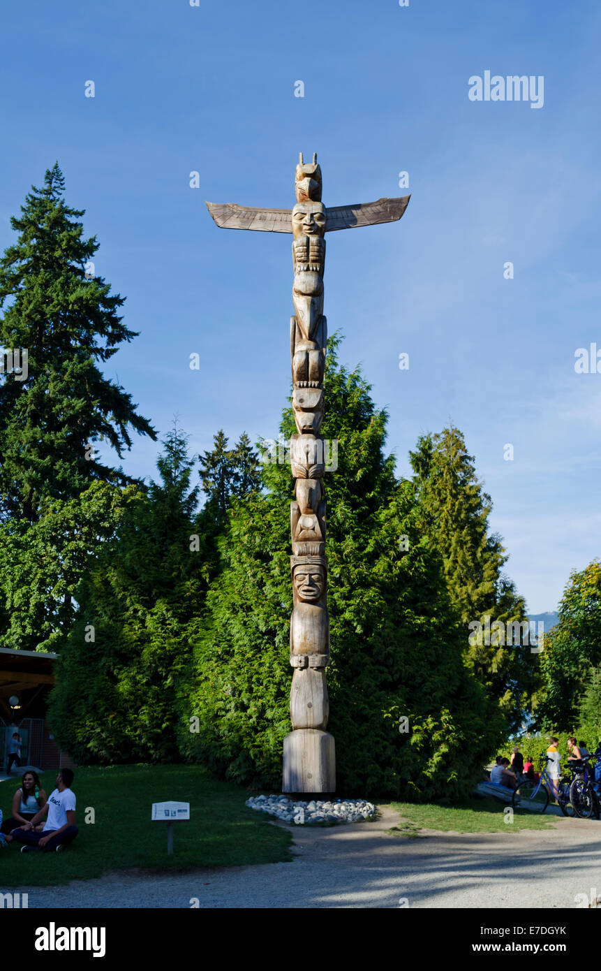 Rose Cole Yelton memorial totem pole in Stanley Park, Vancouver, Canada. A Squamish nation native carving. Stock Photo