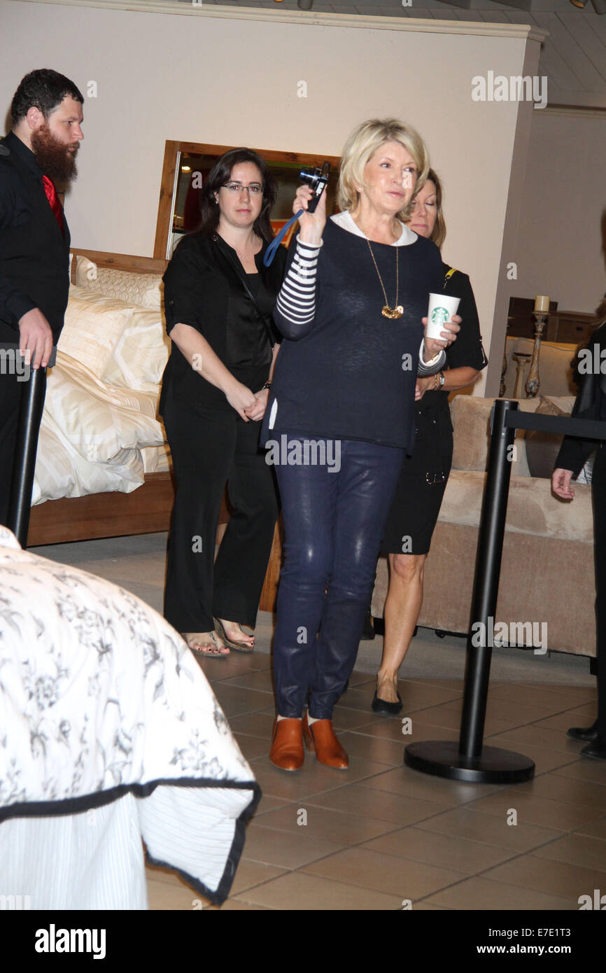 Macy S Las Vegas Home Store Welcomes Martha Stewart For A