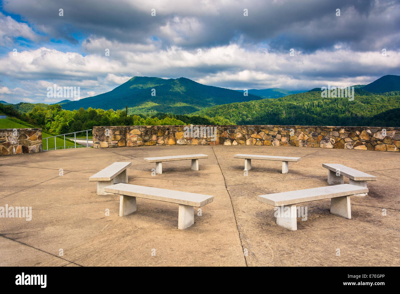 Benches and views of the Appalachian Mountains from Bald Mountain Ridge scenic overlook along I-26 in Tennessee. Stock Photo