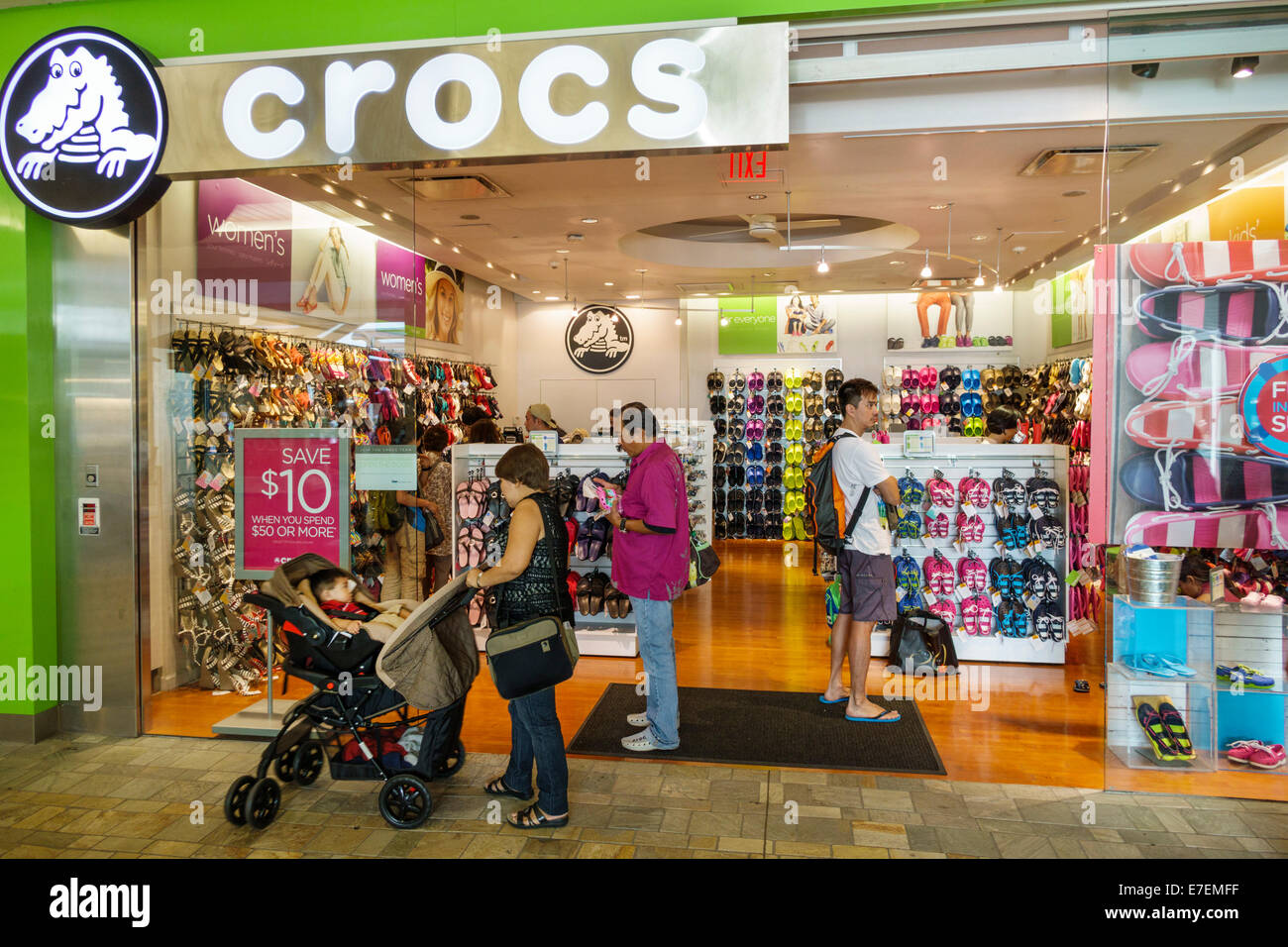 crocs ala moana shopping center