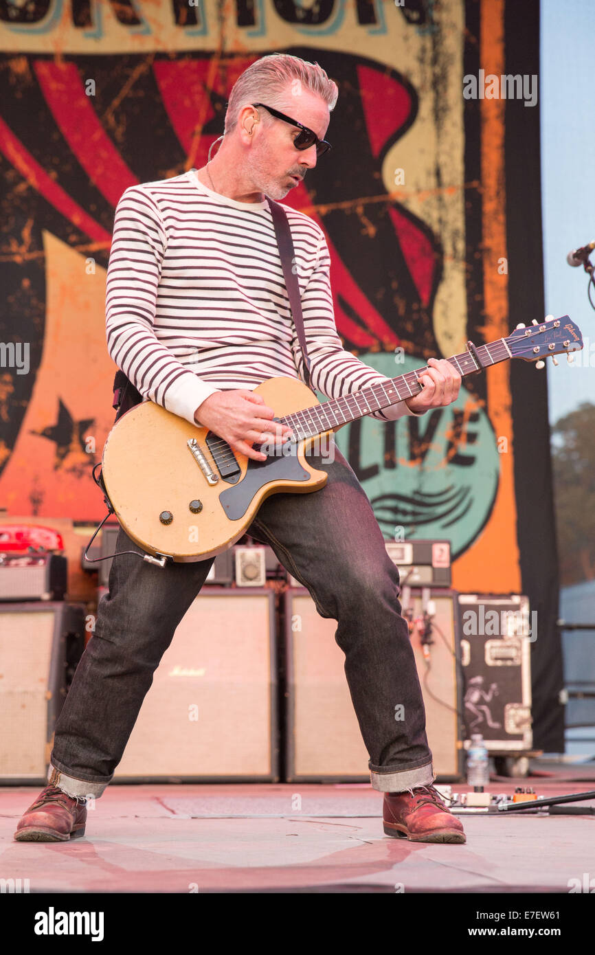 Chicago, Illinois, USA. 14th Sep, 2014. Guitarist JONNY WICKERSHAM of the band Social Distortion