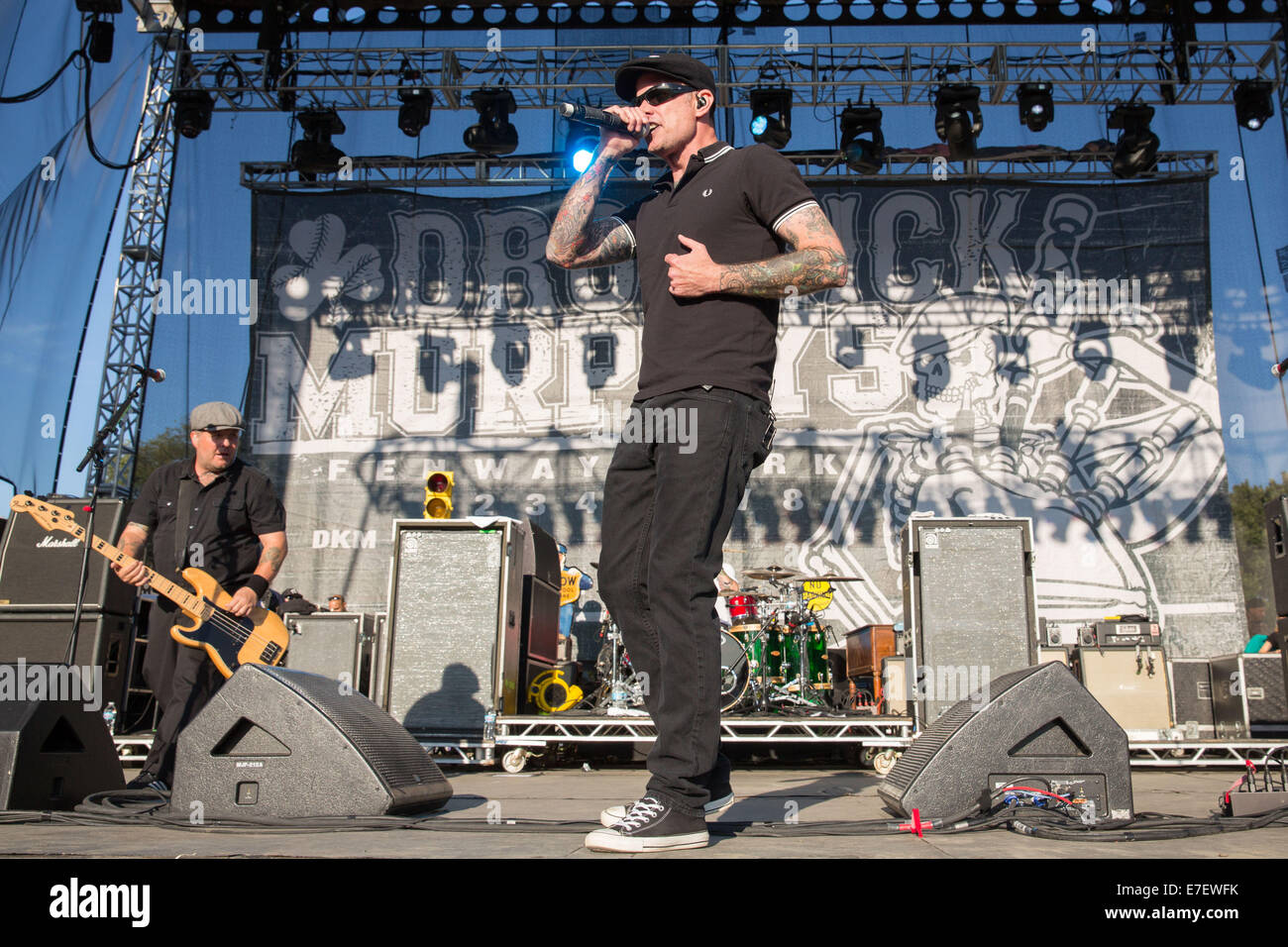 Chicago, Illinois, USA. 14th Sep, 2014. Singer AL BARR (R) and KEN CASEY of the band Dropkick