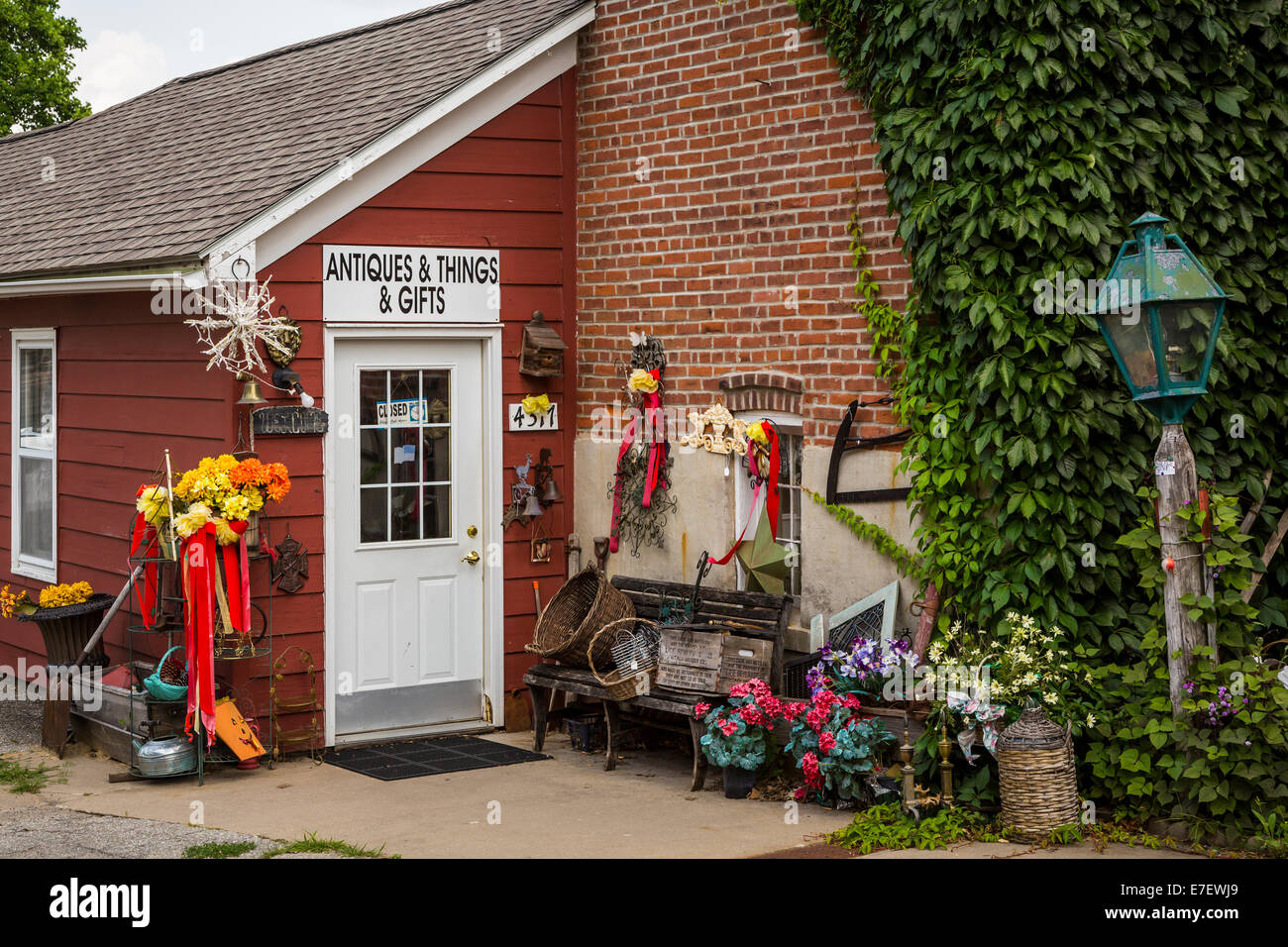 A street with shops and restaurants in the Amana Colonies, Iowa, USA. Stock Photo