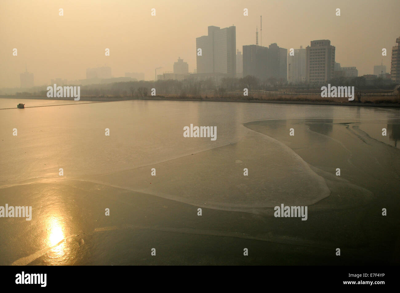 Smog in the city of Taiyuan, Shanxi, China Stock Photo