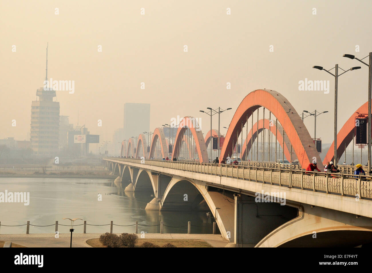 Bridge over the Fen He River, Taiyuan, Shanxi, China Stock Photo
