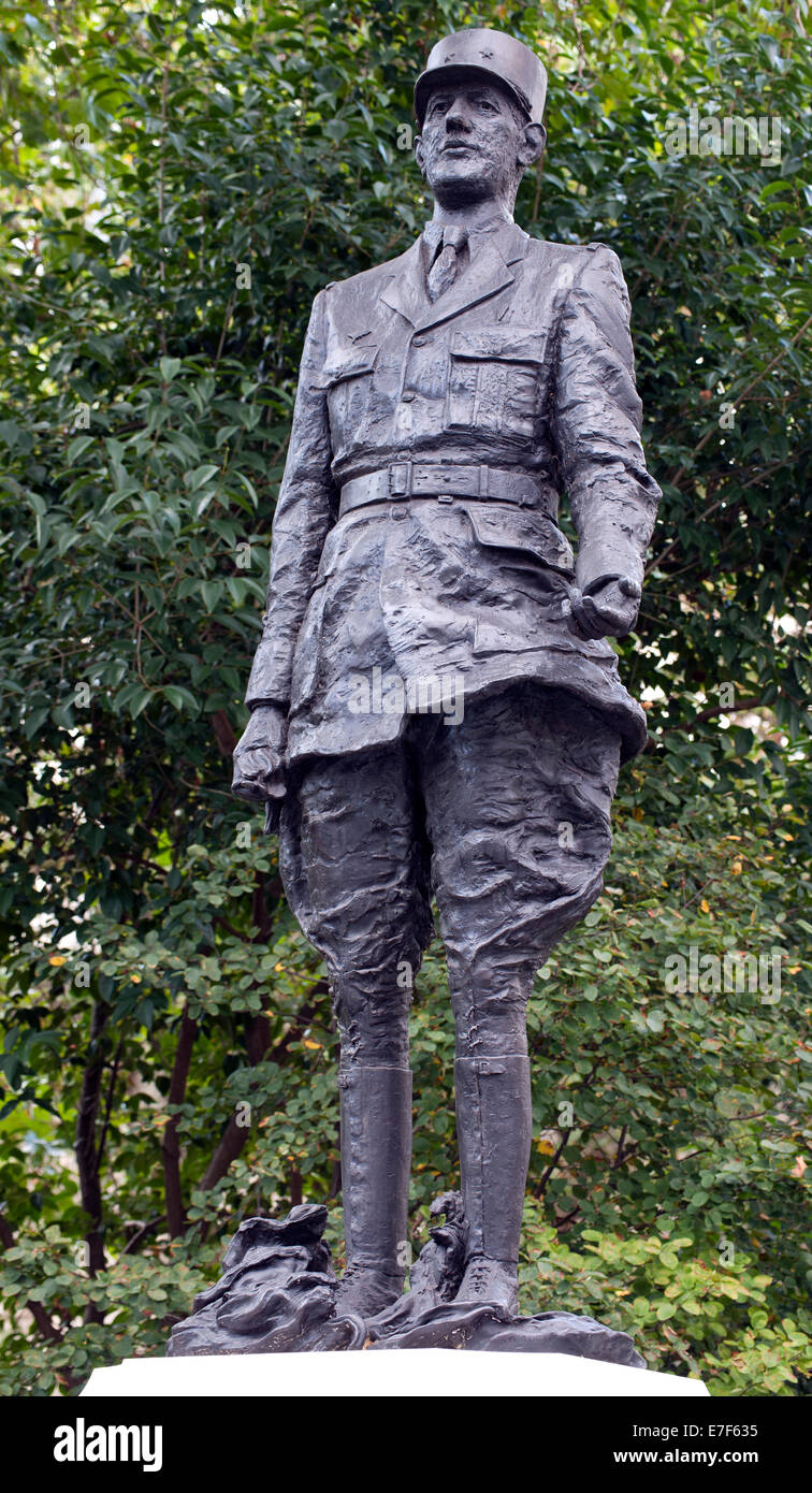 Statue of General Charles de Gaulle at 5 Carlton Gardens, City of Westminster, London SW1 Stock Photo