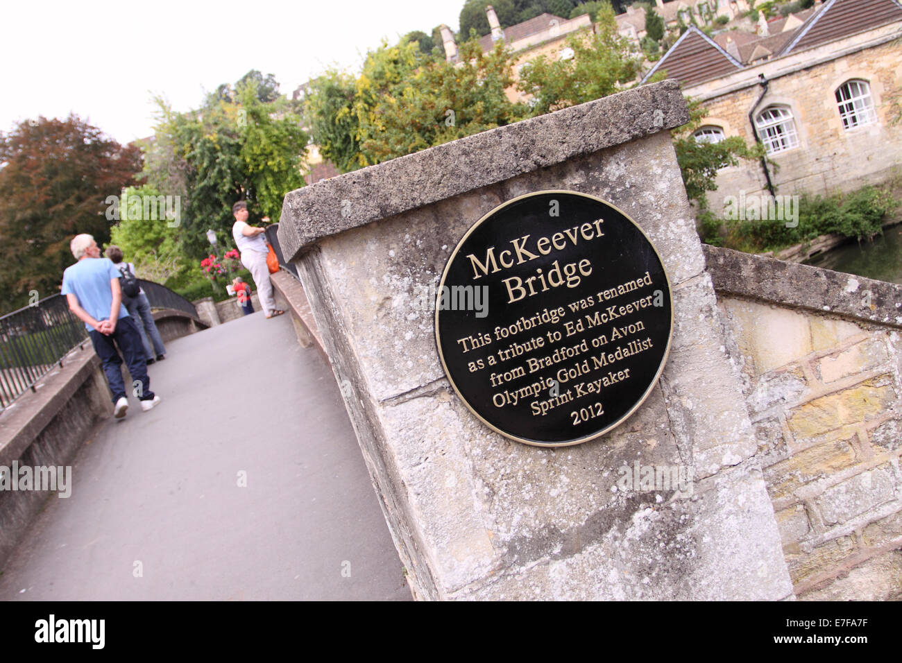 bradford-on-avon-the-mckeever-bridge-crosses-river-avon-and-celebrates