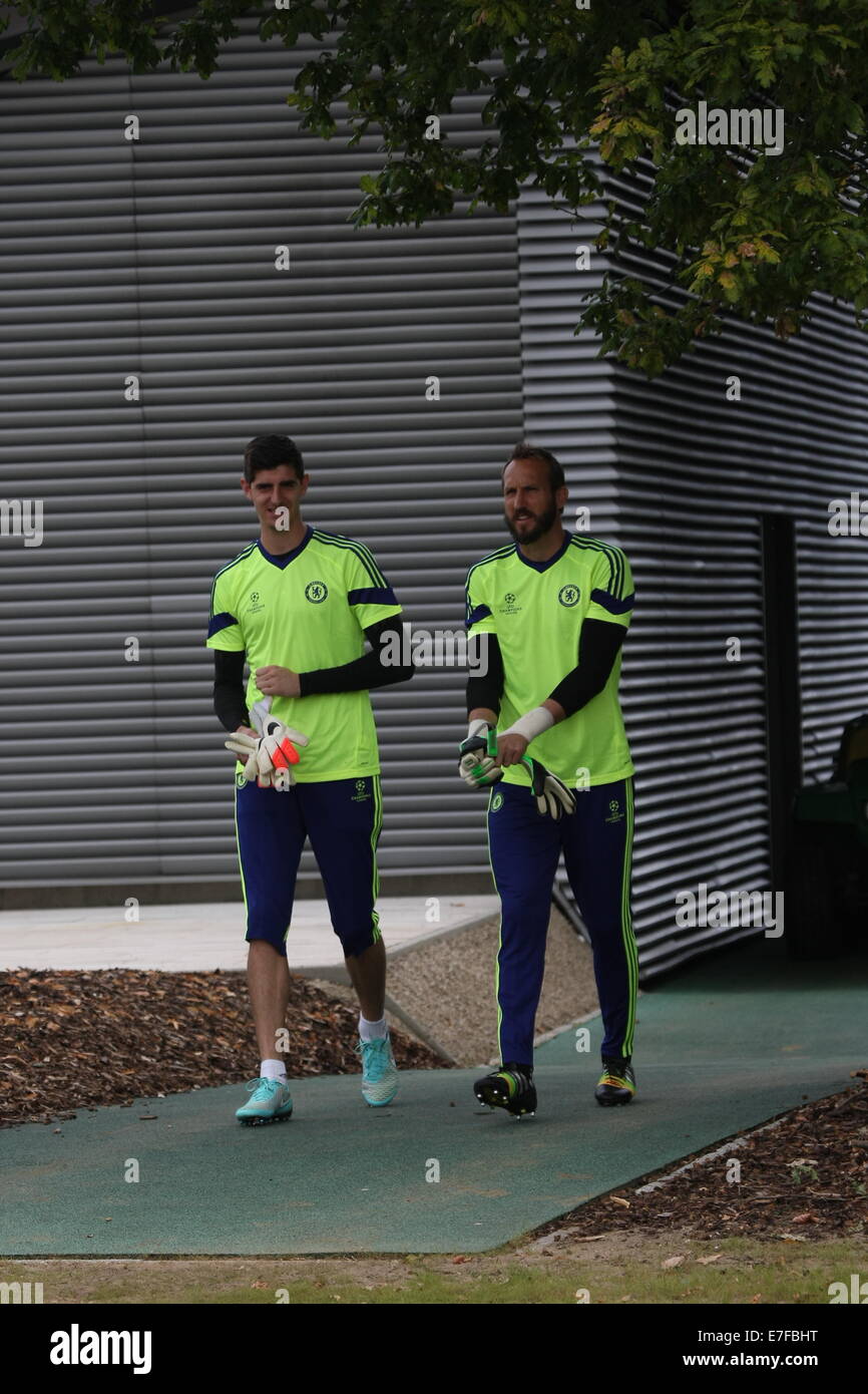 Chelsea Footballers Train At Their Cobham Academy Pre Game Stock Photo Alamy