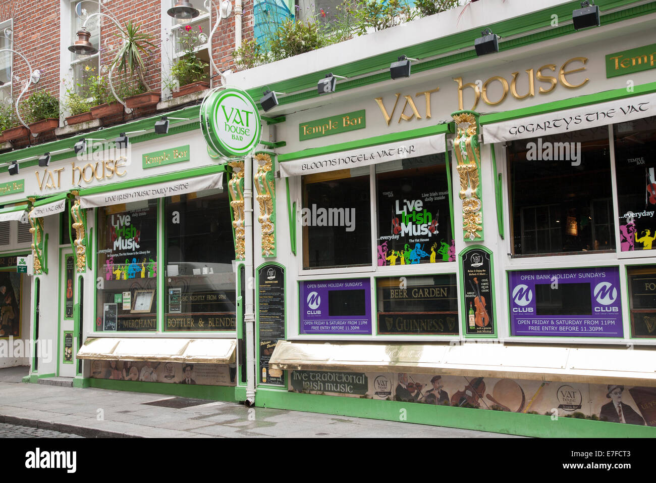 VAT House Bar, Temple Bar; Dublin; Ireland Stock Photo Alamy