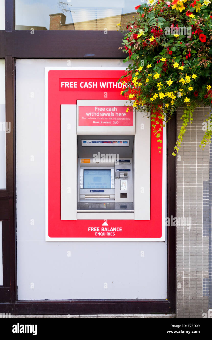 Free Cash withdrawal machine, Trowbridge, Wiltshire, England, UK Stock Photo