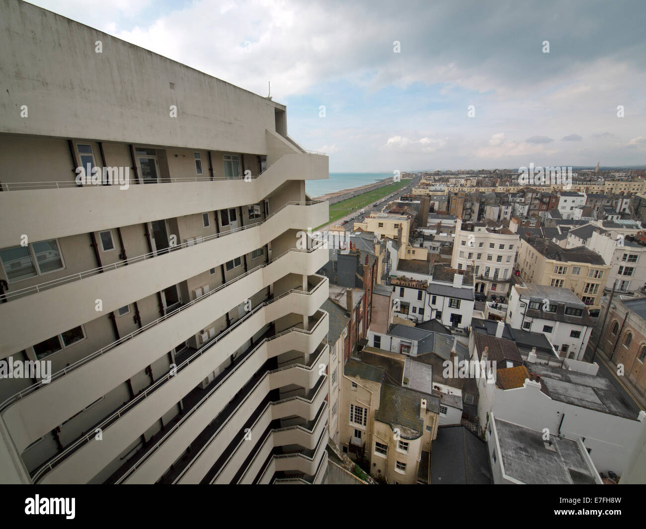 The Modernist block of flats, Embassy Court in Brighton Stock Photo Alamy