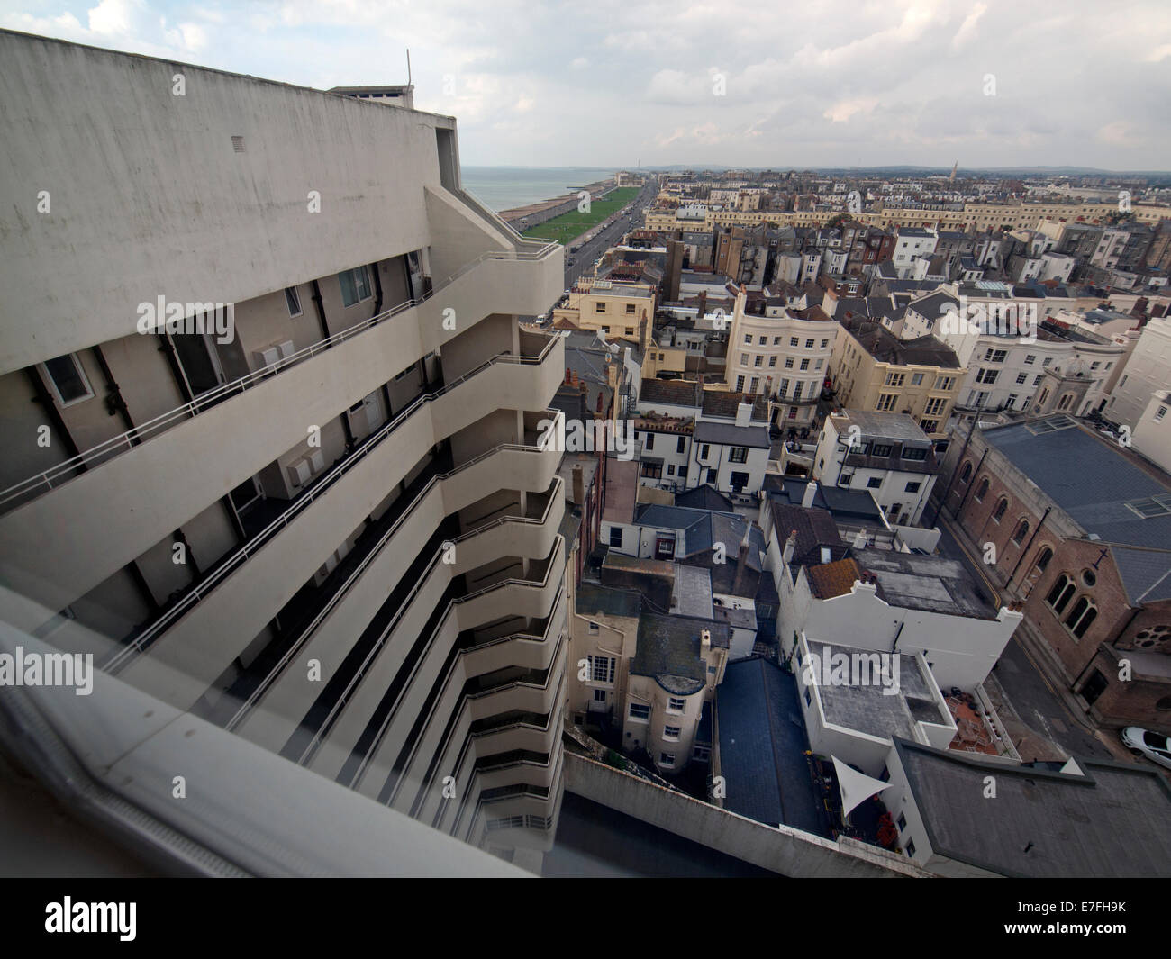 The Modernist block of flats, Embassy Court in Brighton Stock Photo Alamy