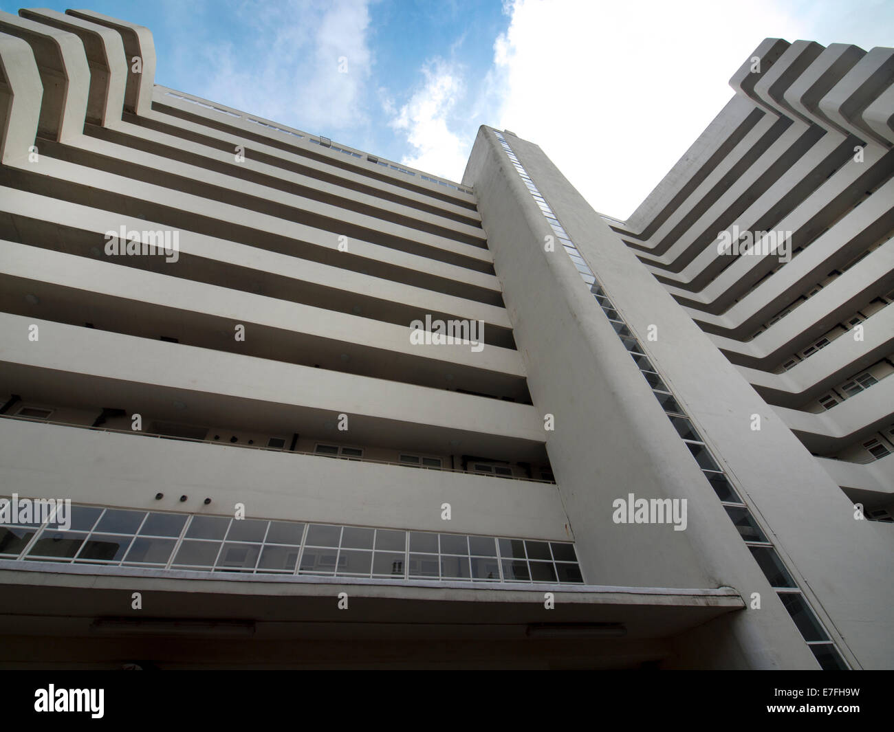 The Modernist block of flats, Embassy Court in Brighton Stock Photo Alamy