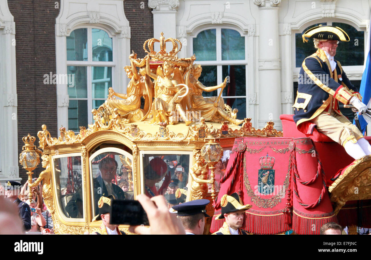 The Hague. 16th Sep, 2014. Photo taken on Sept. 16, 2014 shows the golden carriage of the Dutch royal family during the annual parade on the Prince Day or the Budget Day, in the Hague, the Netherlands. Credit:  Pan Zhi/Xinhua/Alamy Live News Stock Photo