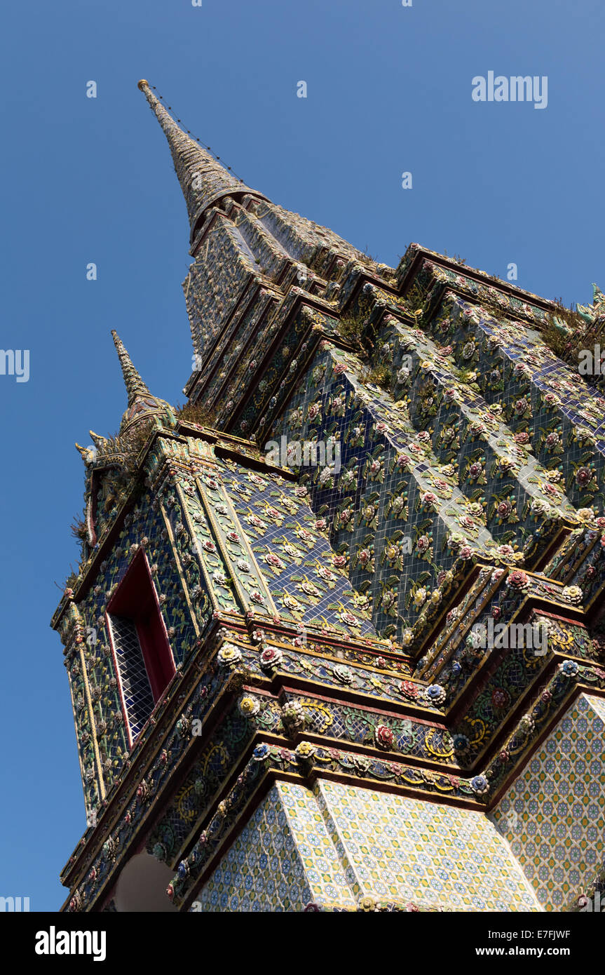 Stupas (Chedis) at Wat Pho Buddhist temple in the Phra Nakhon district of Bangkok, Thailand Stock Photo