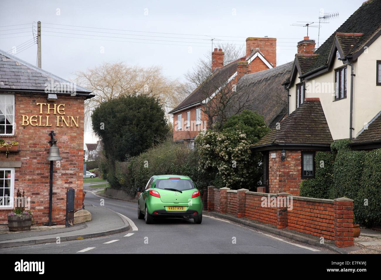 Road pinch point hi-res stock photography and images - Alamy