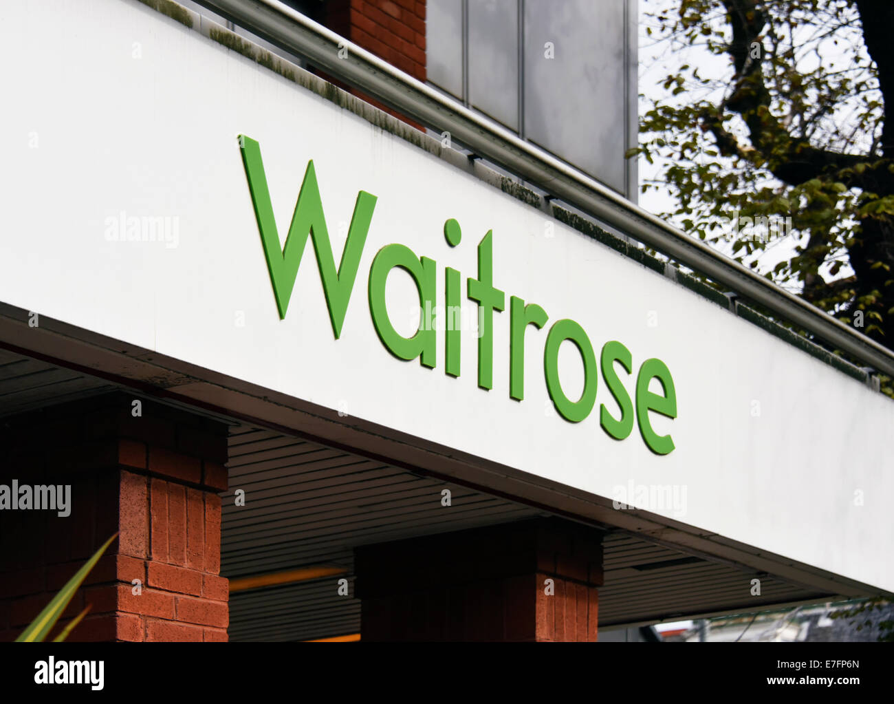 Waitrose logo. Waitrose Supermarket, Comley Bank Road, Edinburgh, Scotland, United Kingdom, Europe. Stock Photo